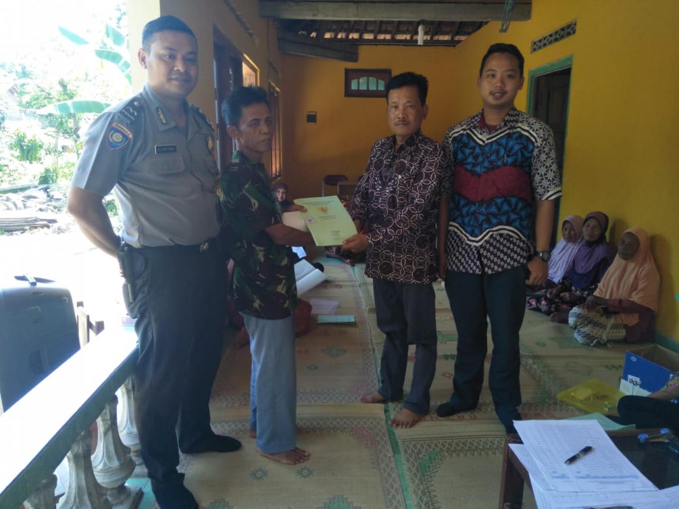 Pembagian sertifikat tanah program PTSL 2019